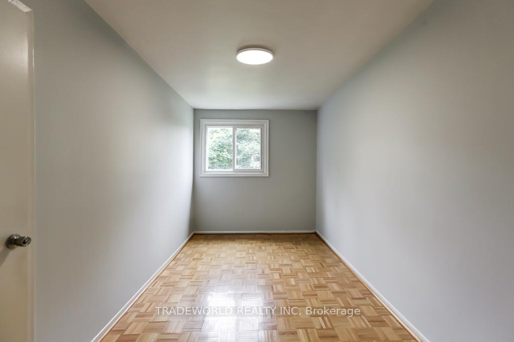 3 Bedrooms Condo at 50 Brookmill, Toronto For sale
