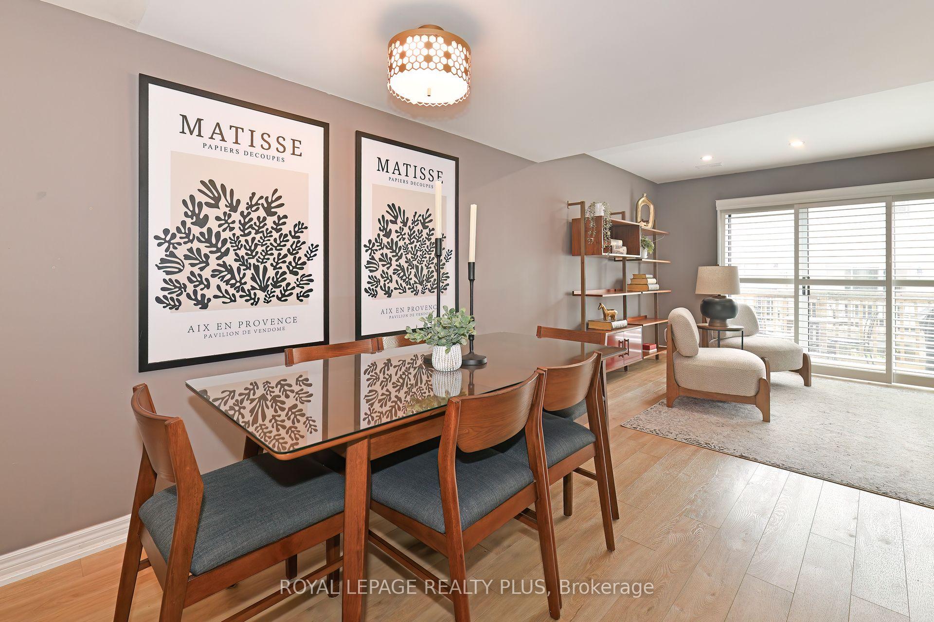 3 Bedrooms Condo at 4045 Upper Middle, Burlington For sale