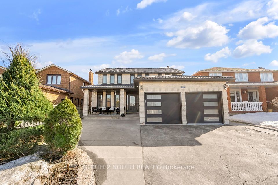 8350 Martin Grove