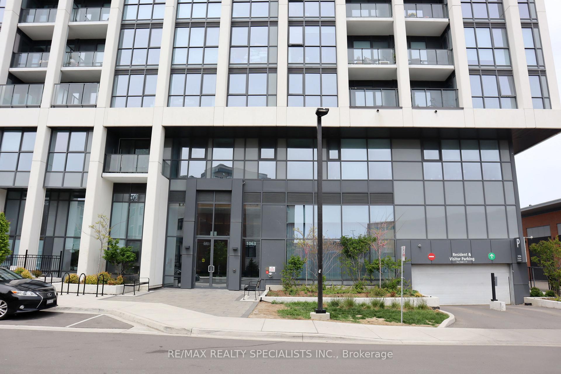 2 Bedrooms Condo at 1063 Douglas McCurdy, Mississauga For sale