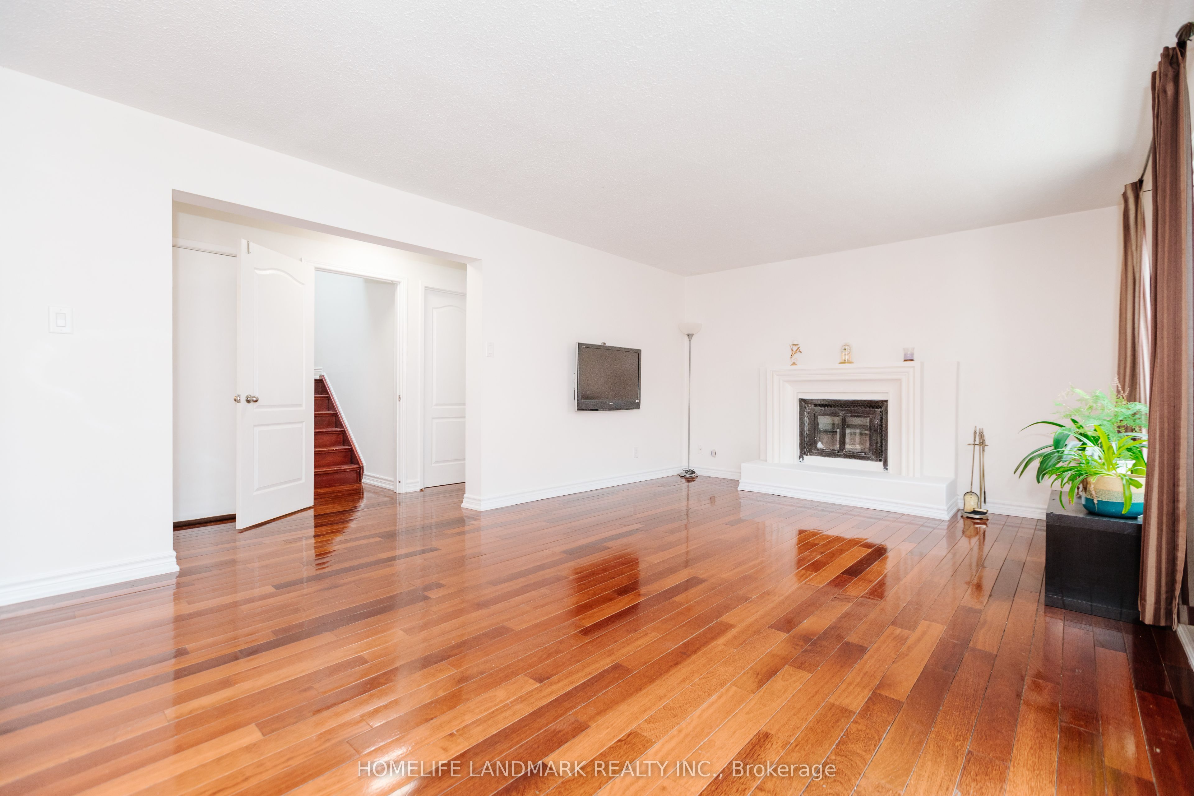 82 Dafoe Crescent