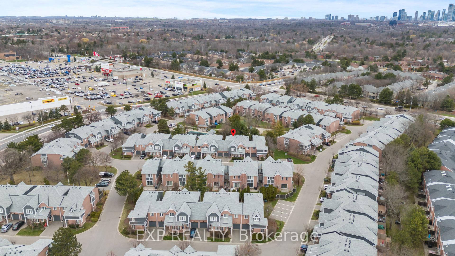 3 Bedrooms Condo at 2205 South Millway,  Mississauga For sale