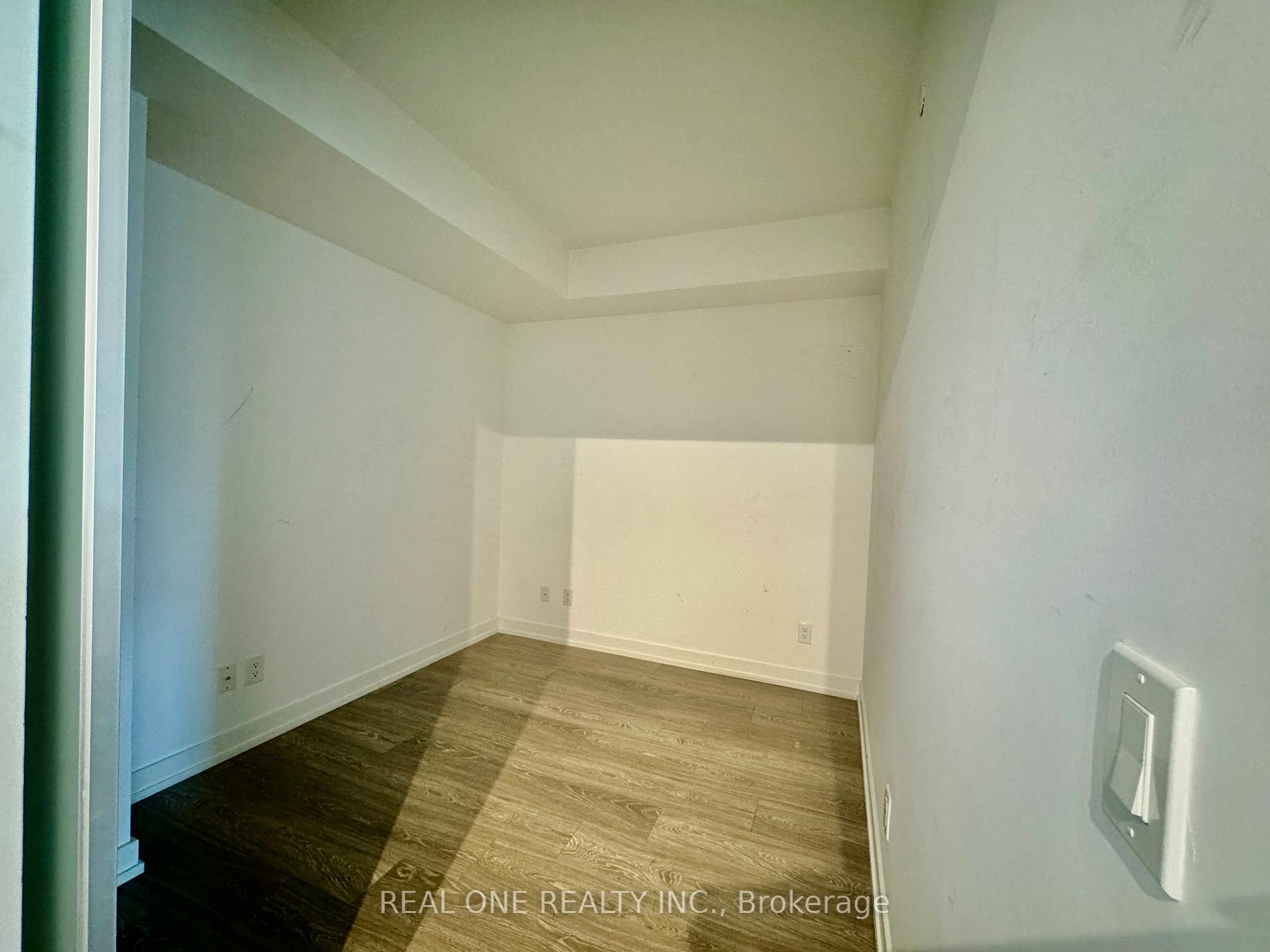 2 Bedrooms Condo at 19 Western Battery, Toronto For sale