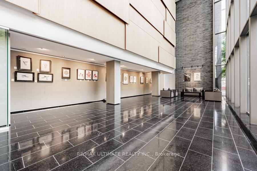 2 Bedrooms Condo at 33 Charles, Toronto For sale