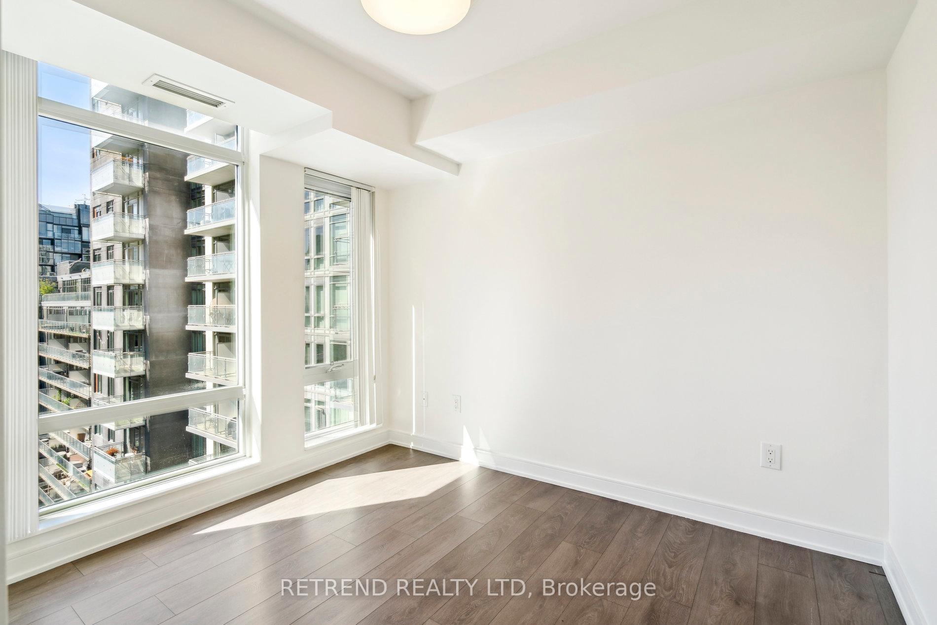 3 Bedrooms Condo at 525 Adelaide, Toronto For sale