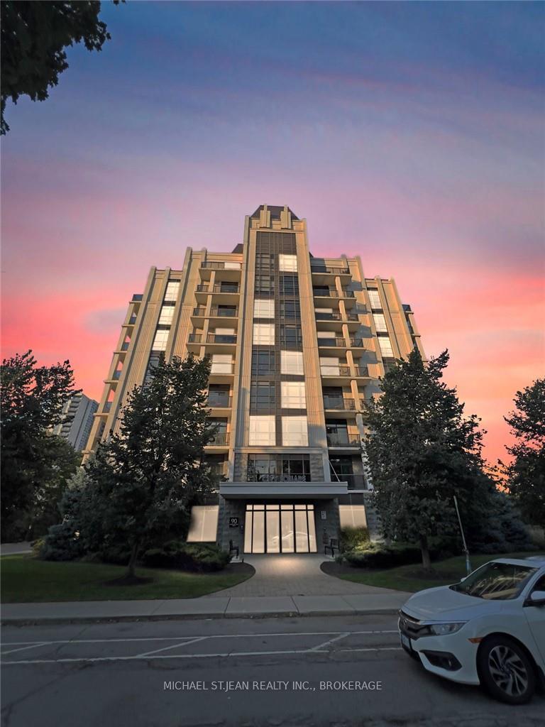 2 Bedrooms Condo at 90 Charlton,  Hamilton For sale