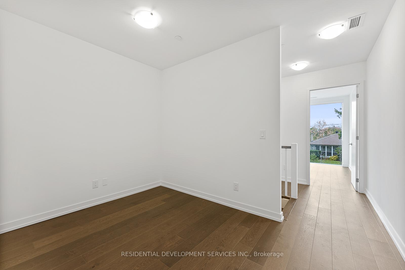 3 Bedrooms Condo at 15 Maryport Ave,  Toronto For sale
