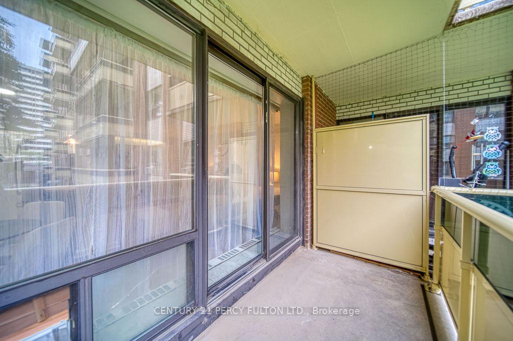1 Bedroom Condo at 921 Midland, Toronto For sale