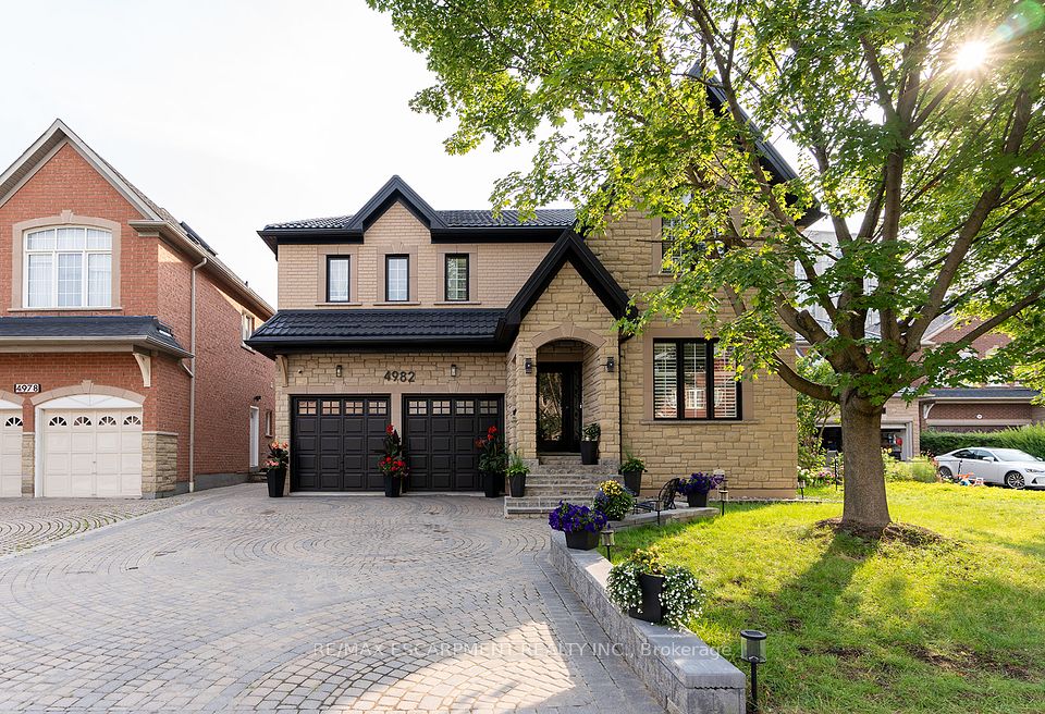 4982 Maxine Place