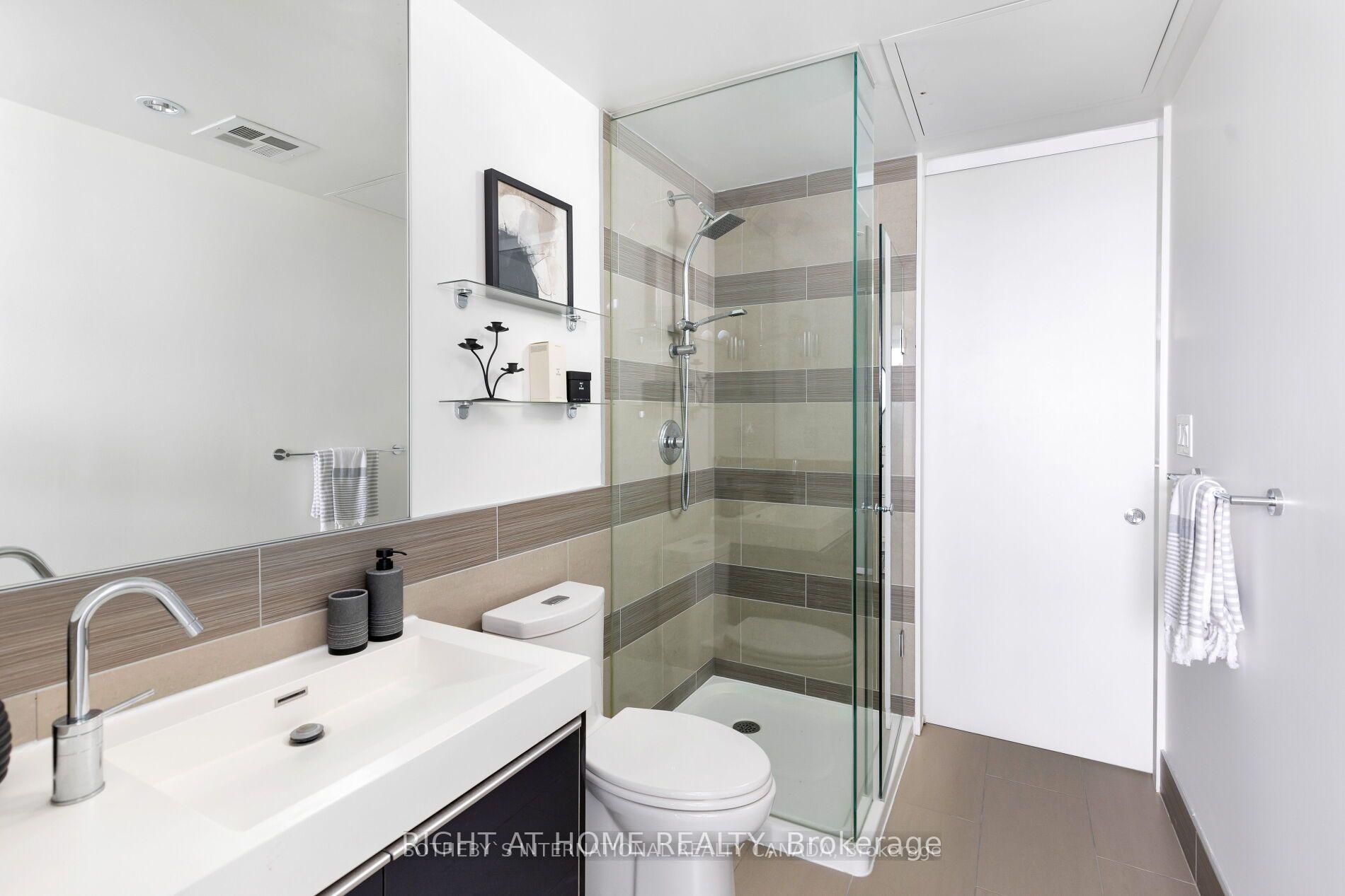 2 Bedrooms Condo at 390 Cherry, Toronto For sale