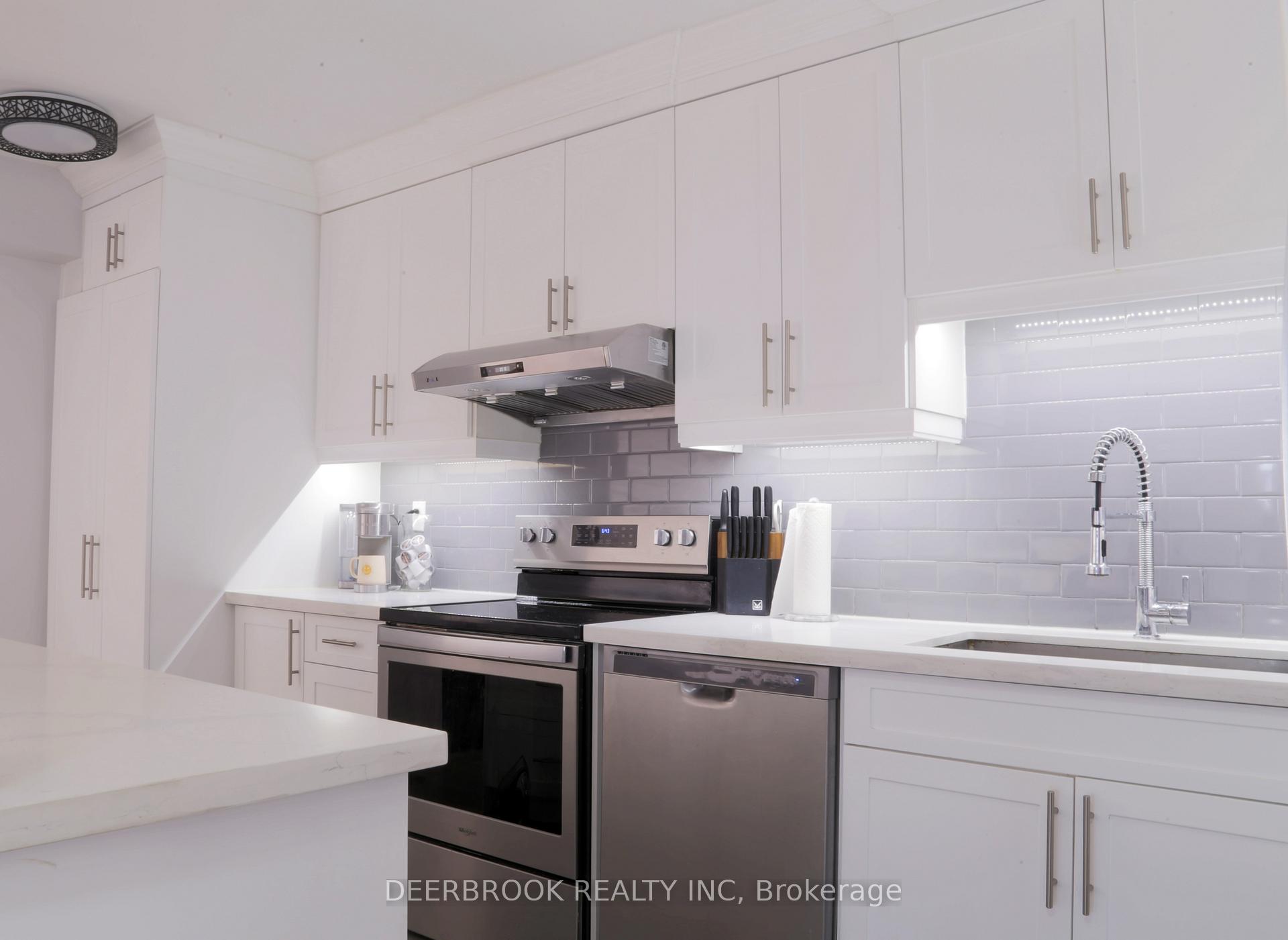 3 Bedrooms Condo at 1338 York Mills, Toronto For sale