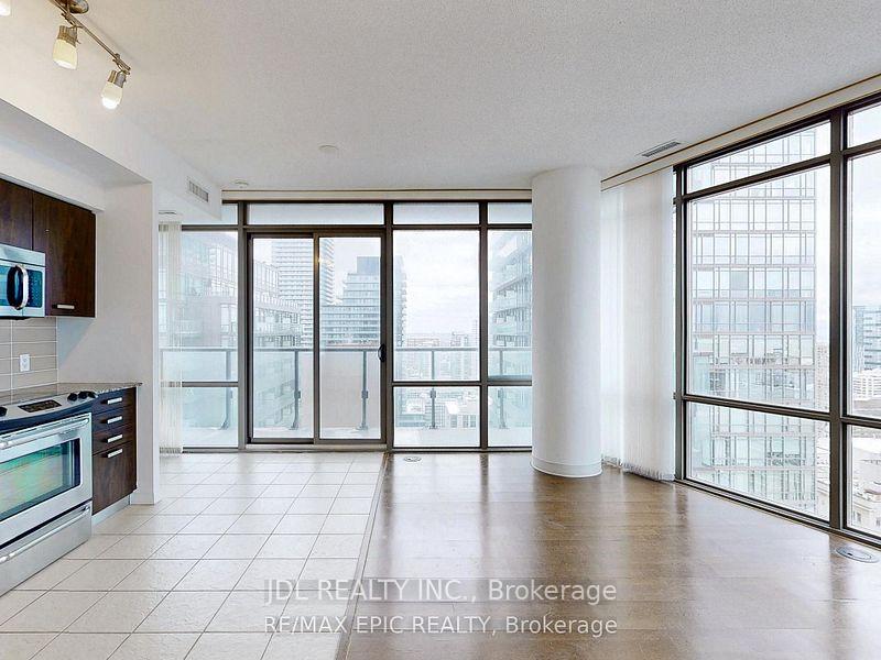 2 Bedrooms Condo at 832 Bay, Toronto For sale