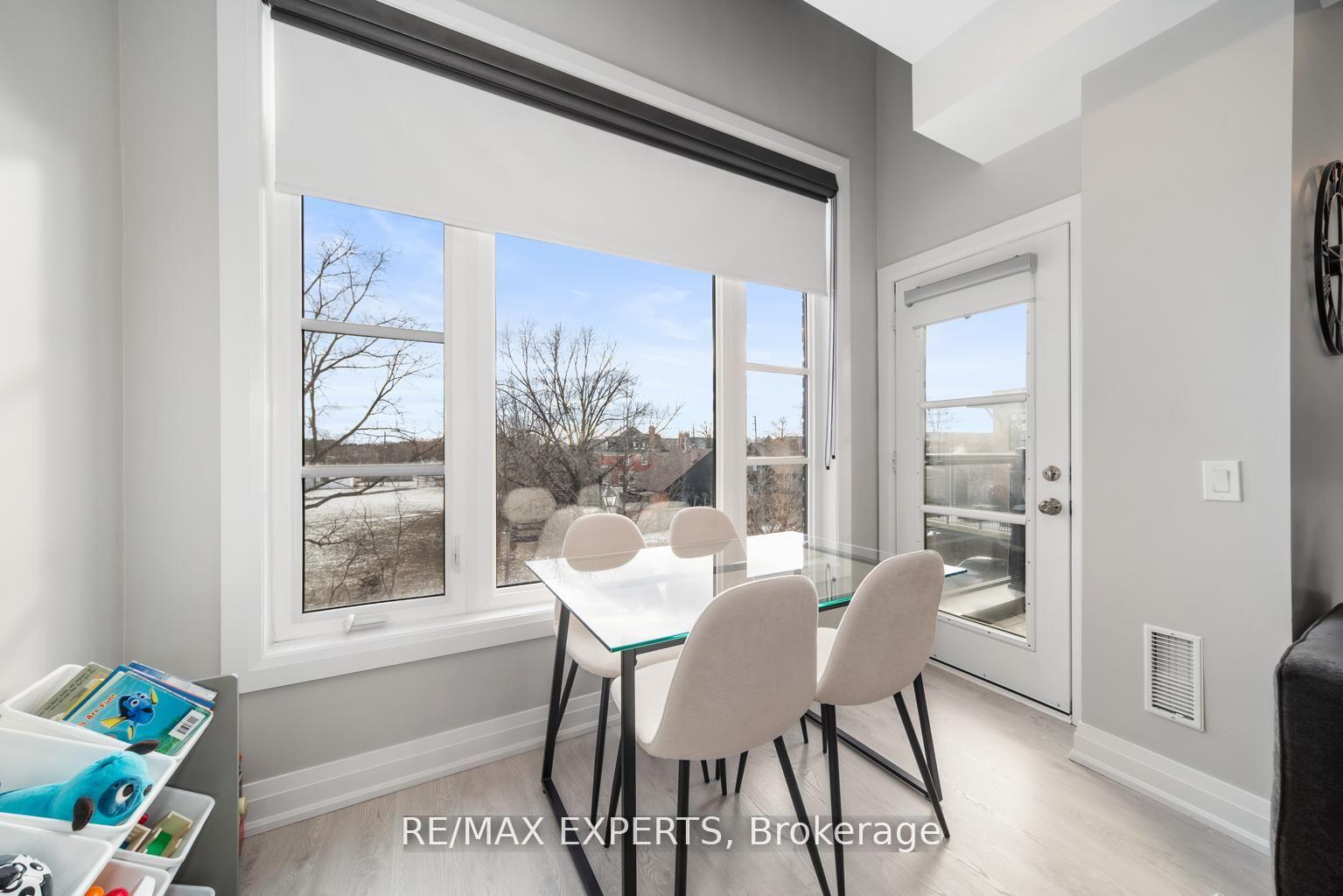 2 Bedrooms Condo at 8167 Kipling, Vaughan For sale