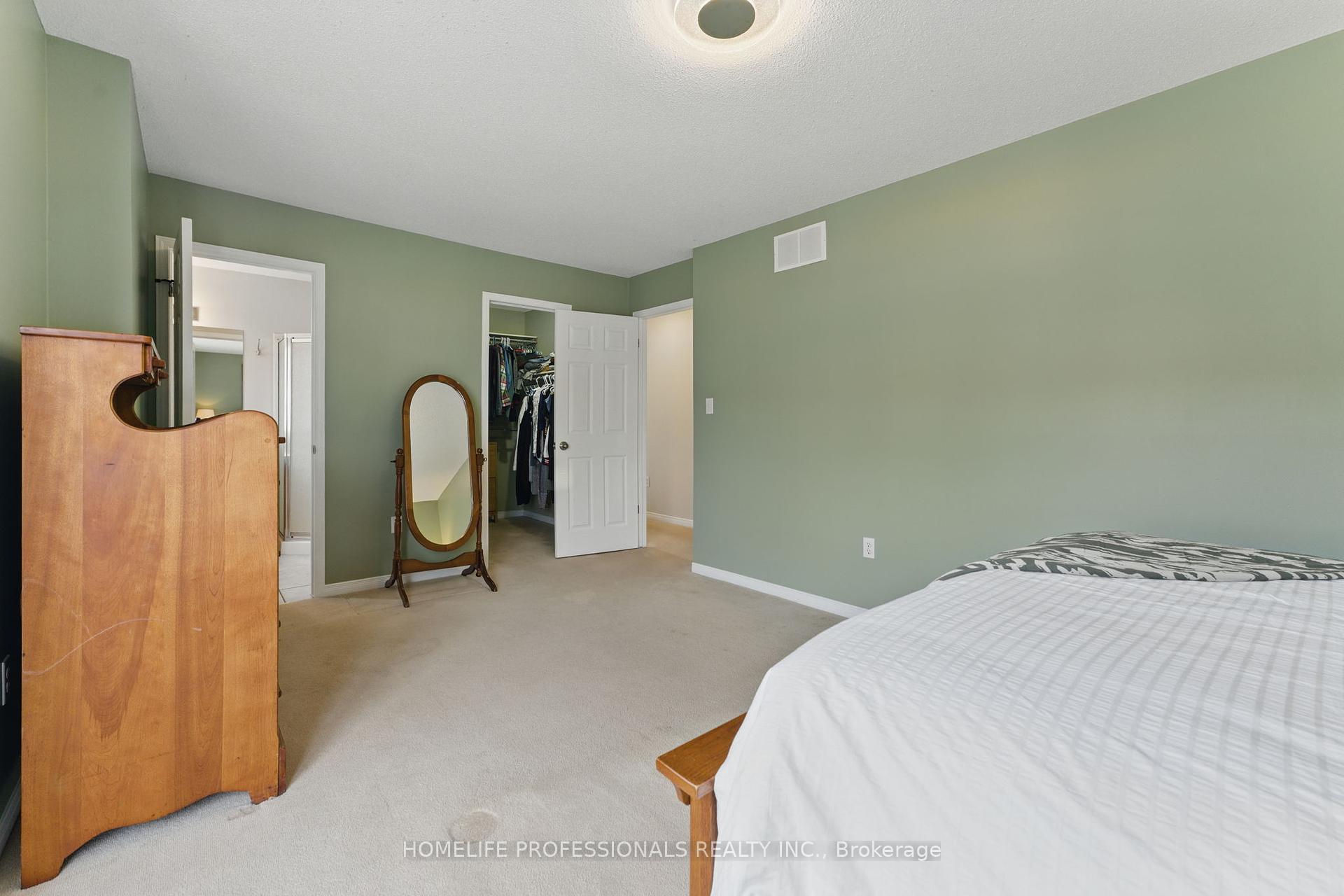 3 Bedrooms Condo at 485 Green,  Hamilton For sale