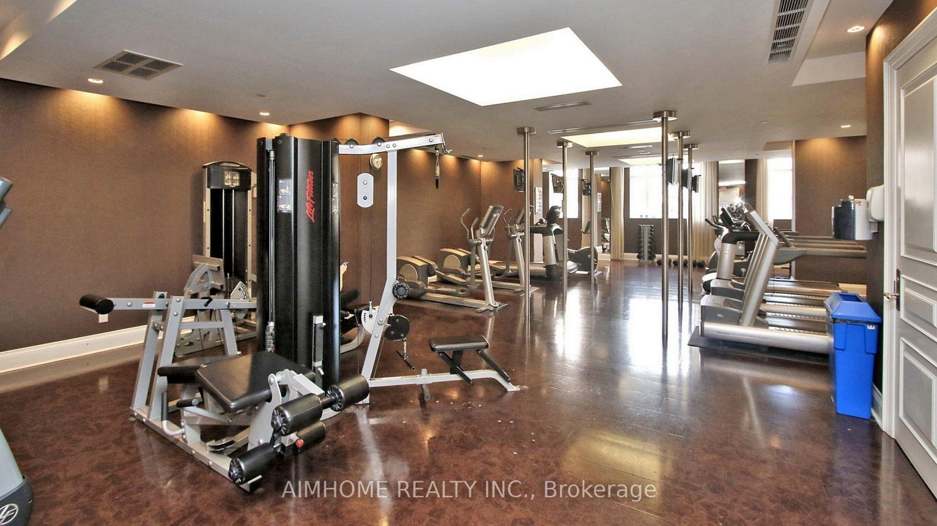2 Bedrooms Condo at 25 Greenview, Toronto For sale