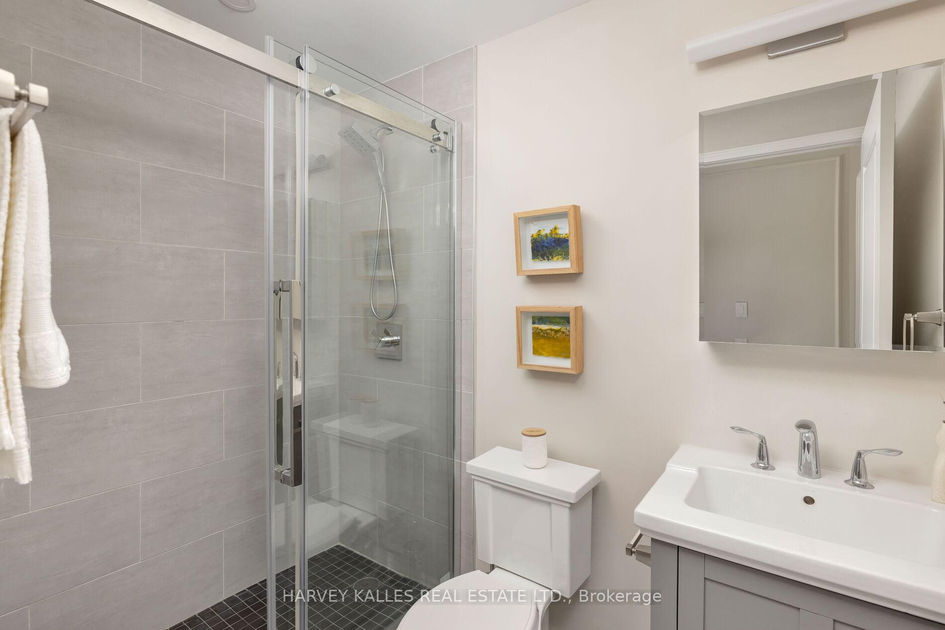 2 Bedrooms Condo at 3085 Bloor, Toronto For sale