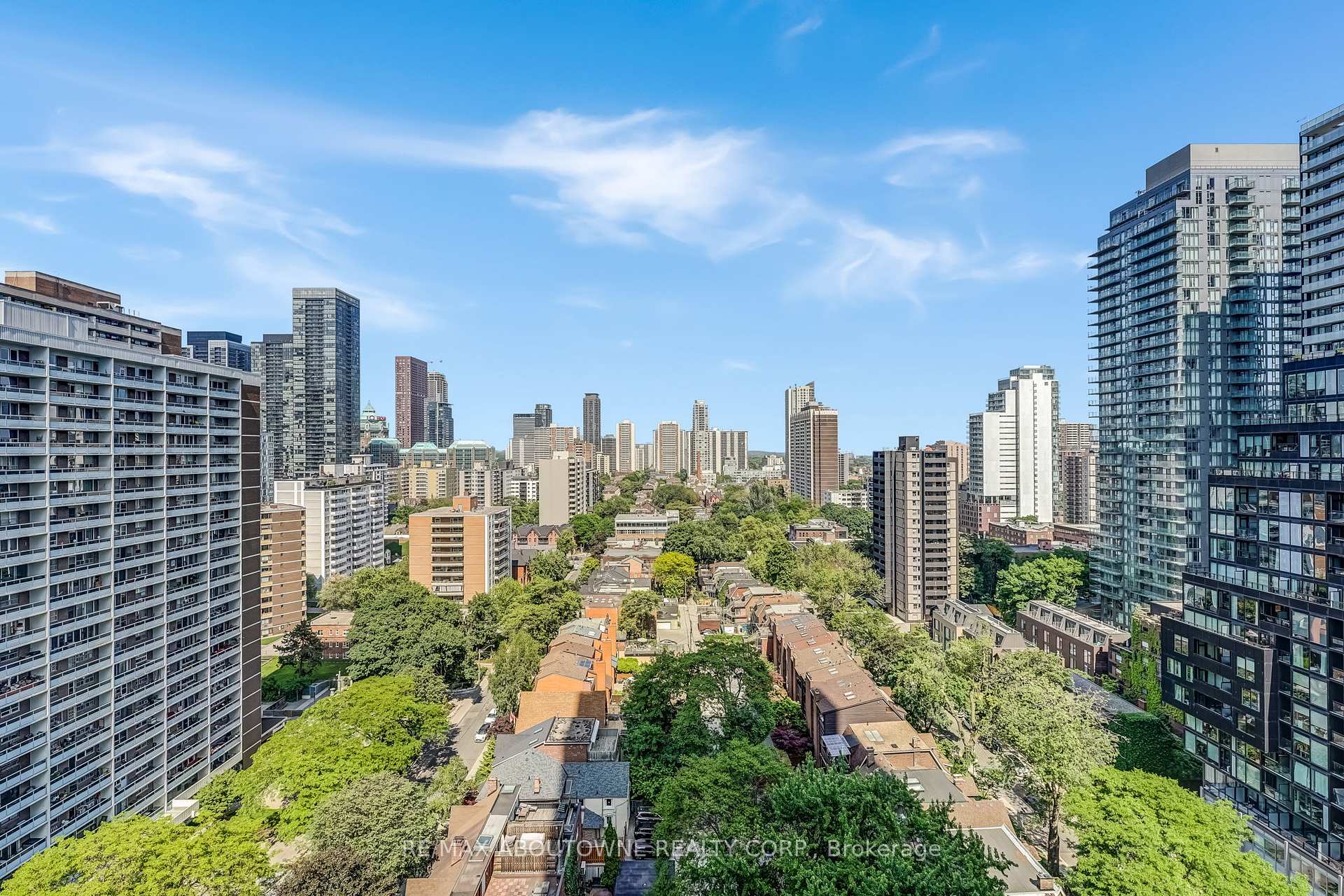 2 Bedrooms Condo at 3 Gloucester, Toronto For sale
