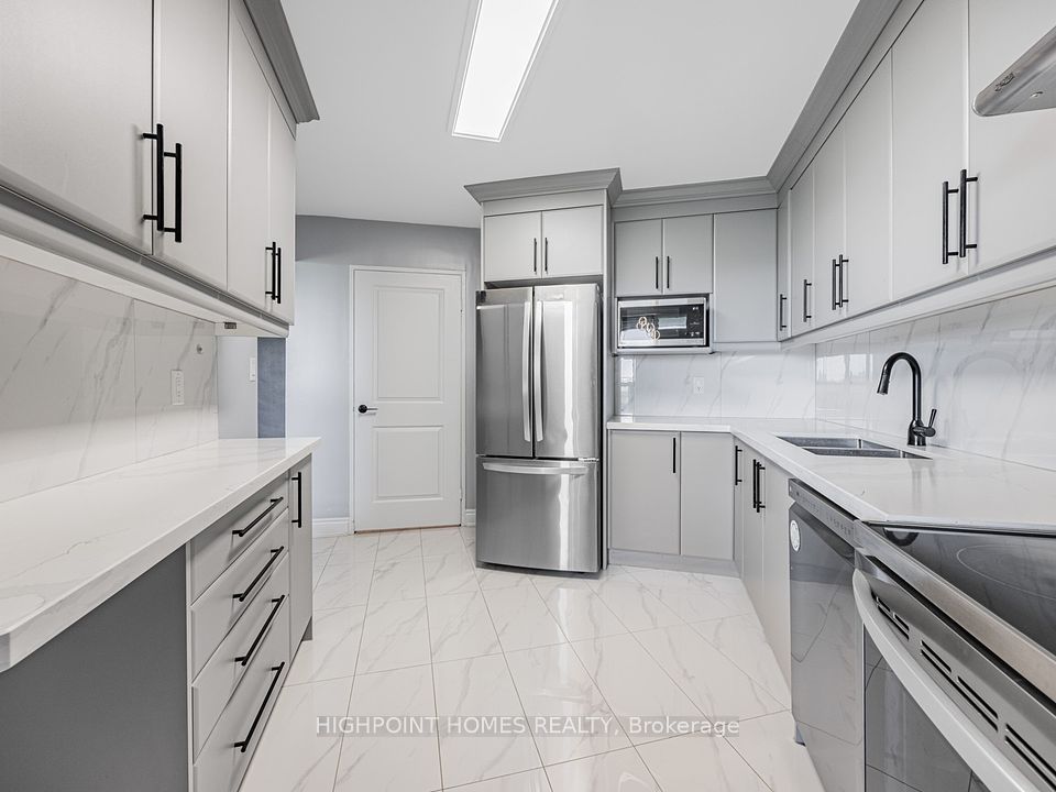 10 Edgecliff Golfway