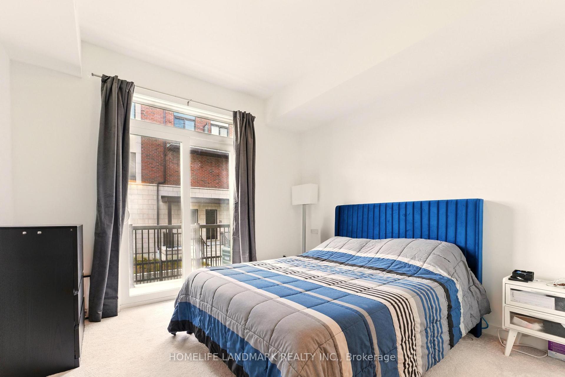 2 Bedrooms Condo at 4015 Hickory,  Mississauga For sale