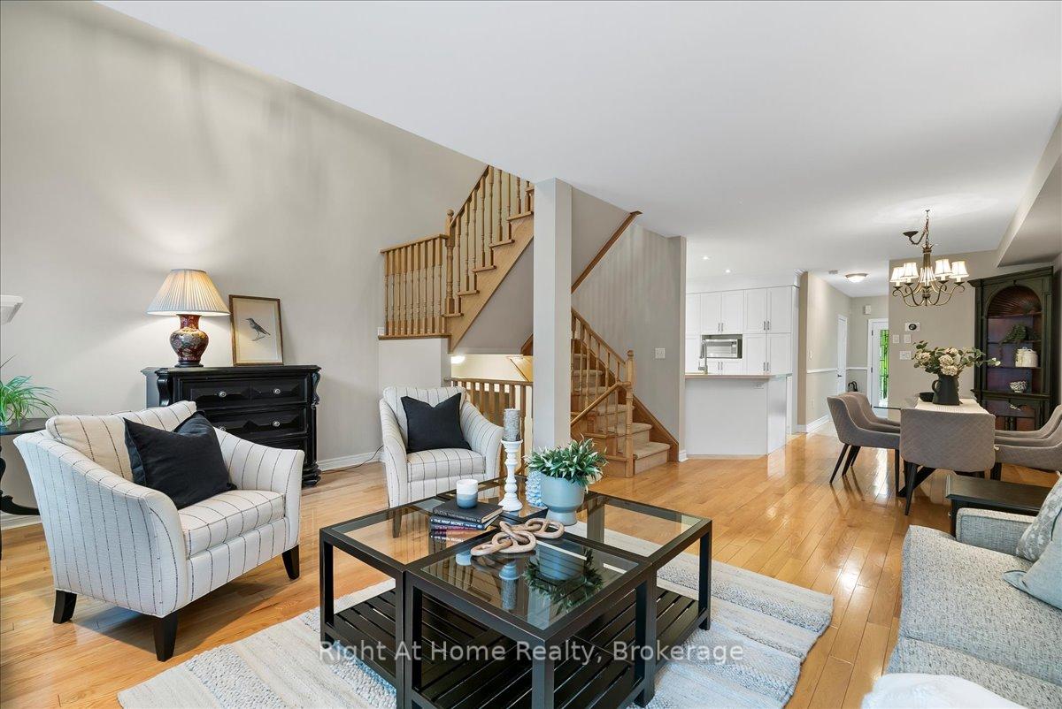 2 Bedrooms Condo at 2250 Rockingham, Oakville For sale