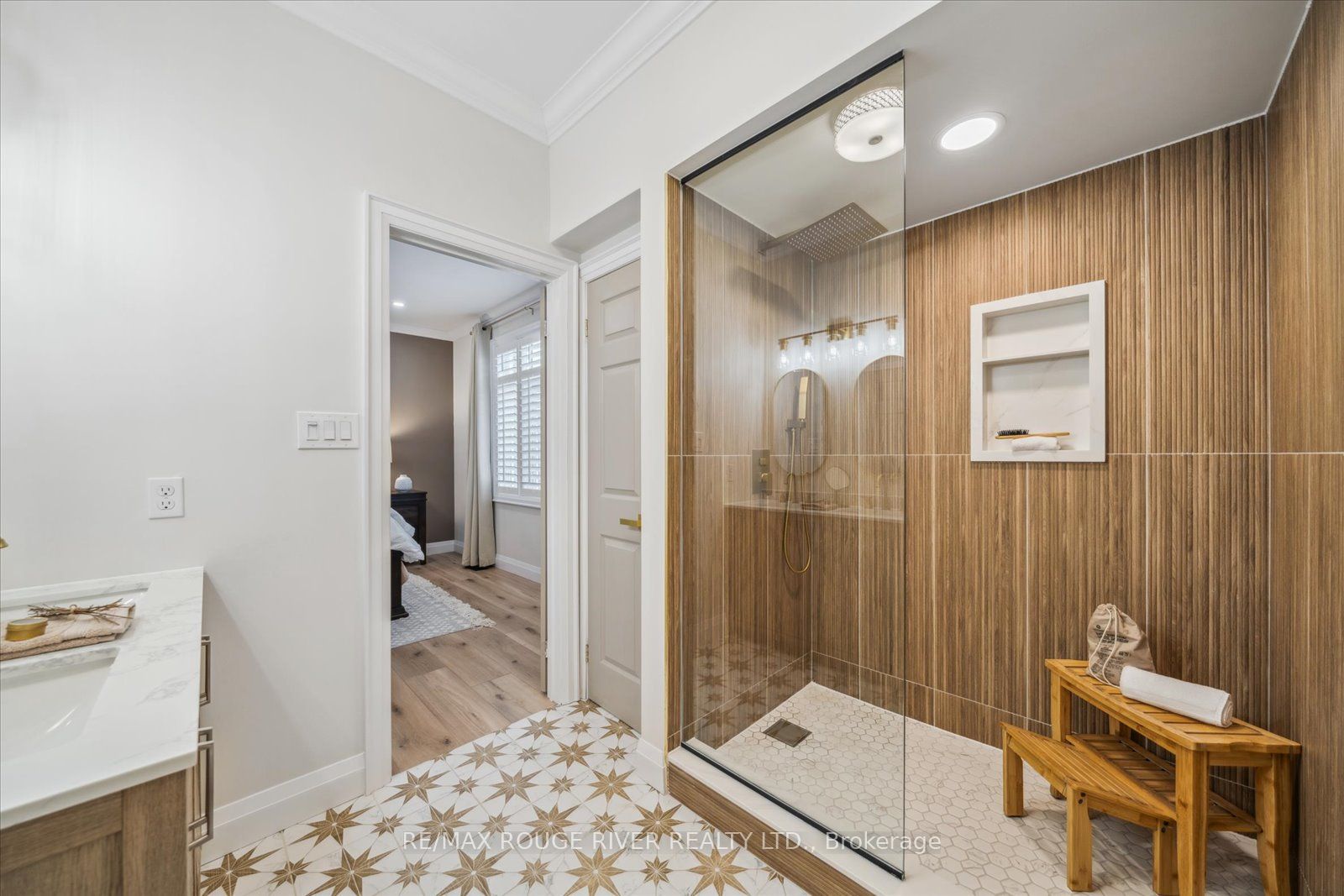 448 West Scugog Lane