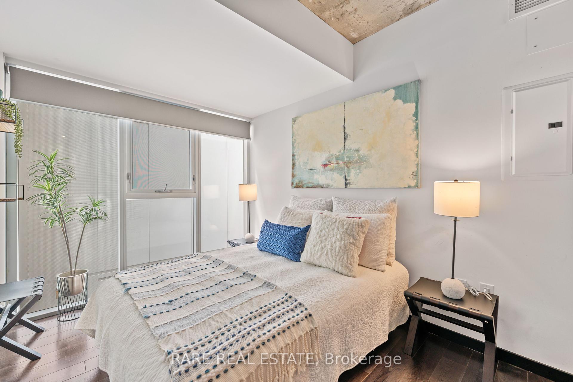2 Bedrooms Condo at 32 Trolley, Toronto For sale