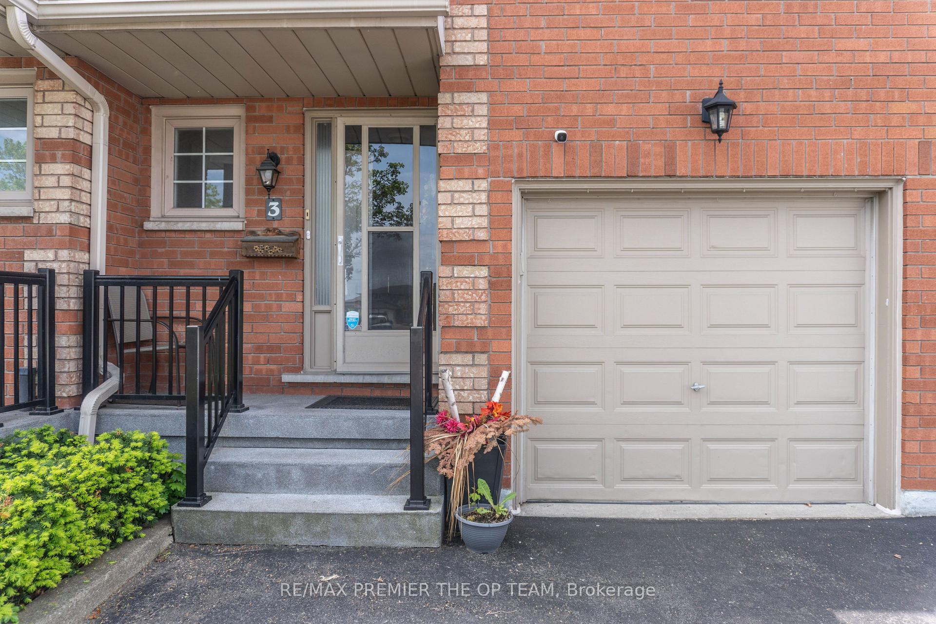 3 Bedrooms Condo at 255 Mount Albion, Hamilton For sale