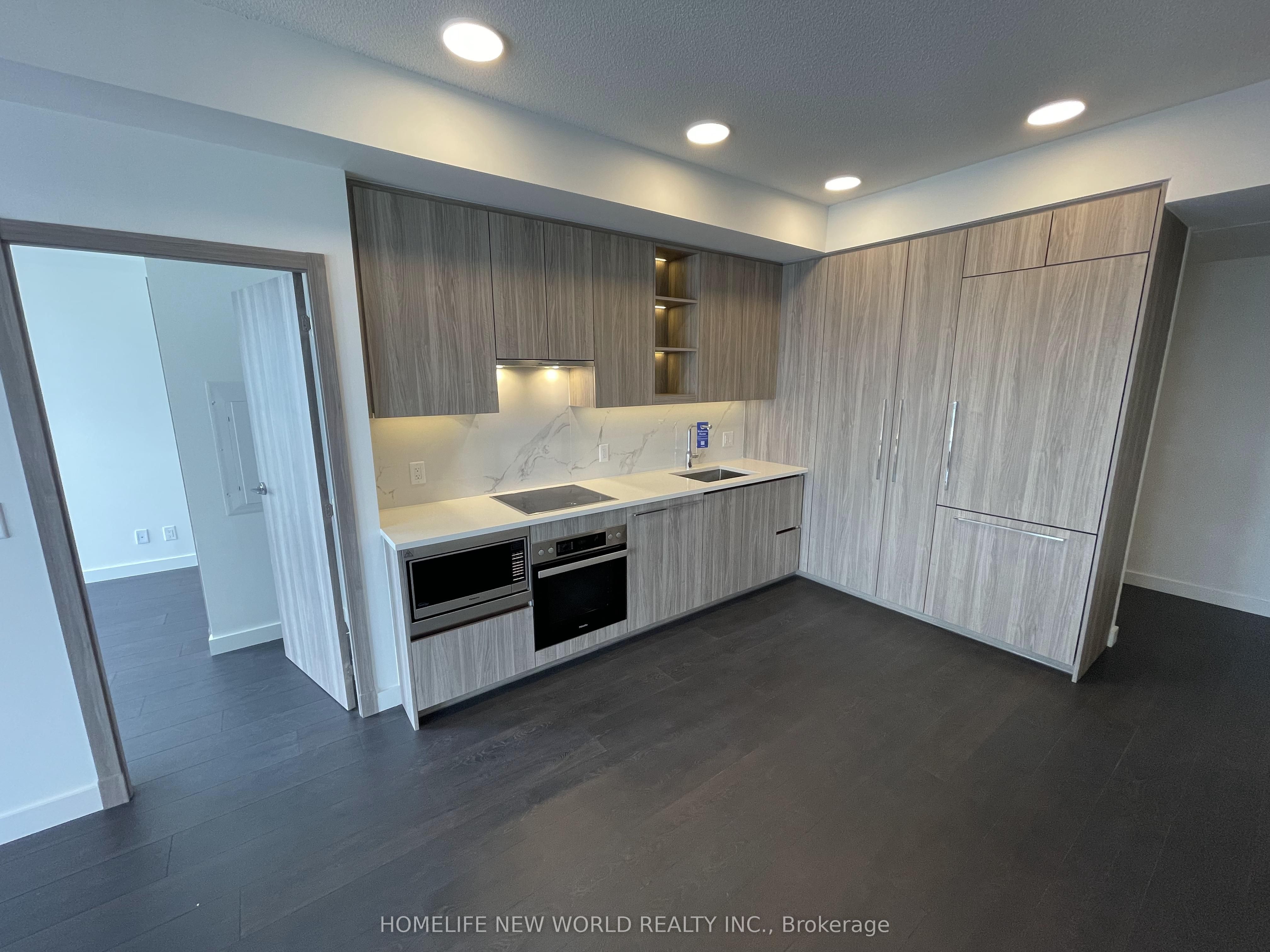 27 Mcmahon Drive, #3001