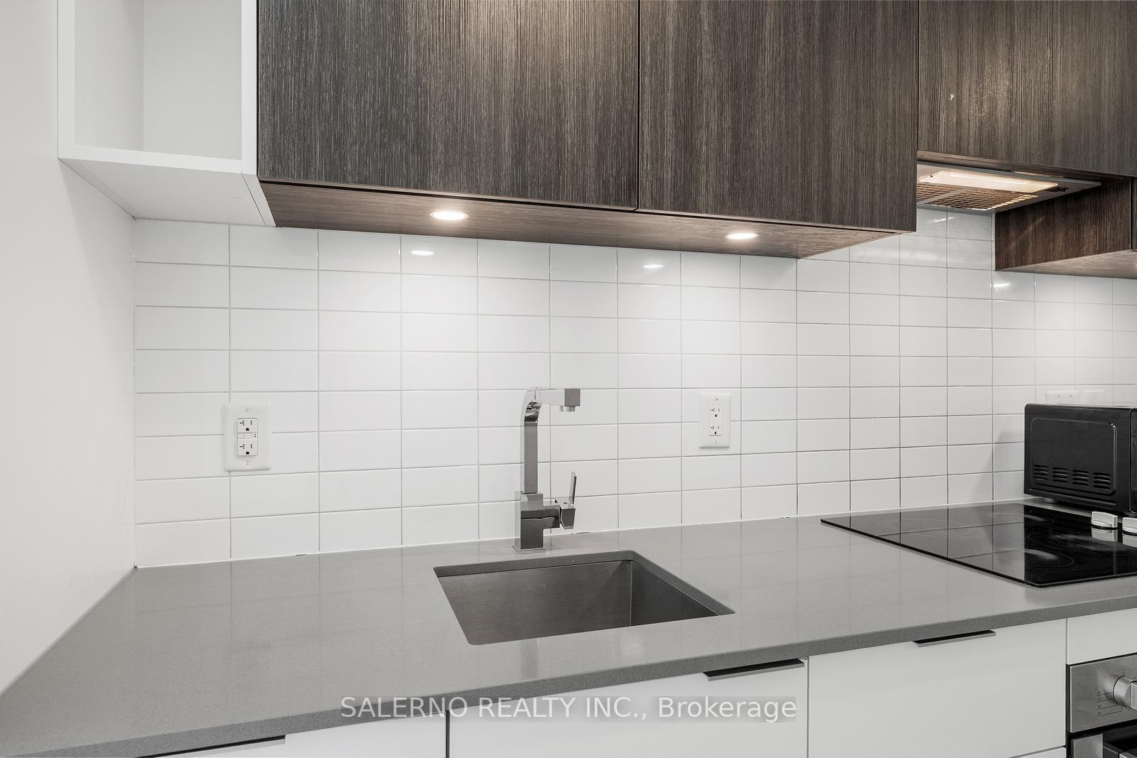 2 Bedrooms Condo at 120 Parliament, Toronto For sale