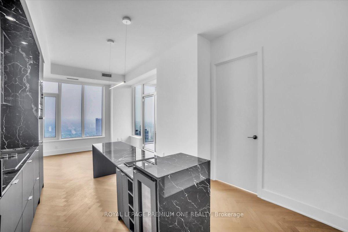 2 Bedrooms Condo at 11 Yorkville, Toronto For sale