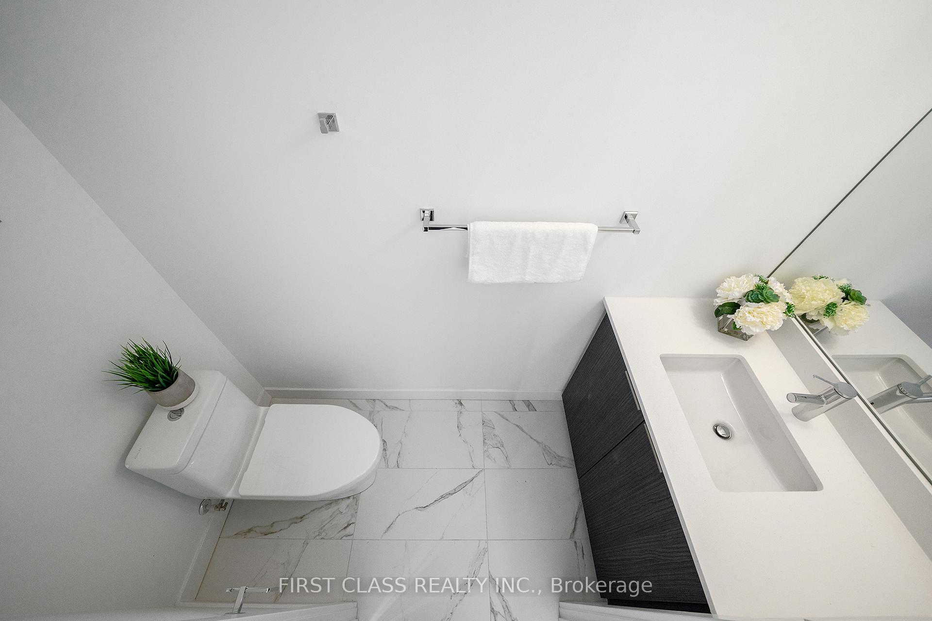 3 Bedrooms Condo at 8 Olympic Gdn, Toronto For sale
