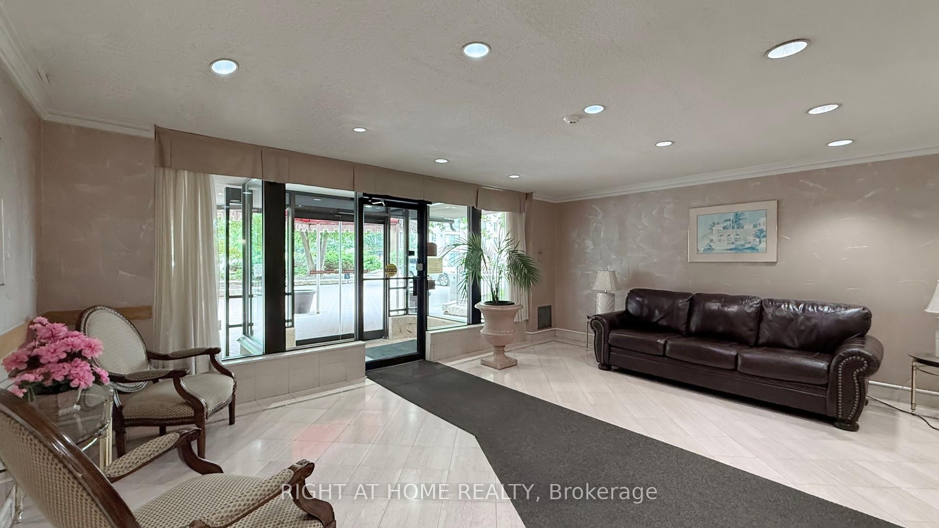 3 Bedrooms Condo at 75 Bamburgh, Toronto For sale