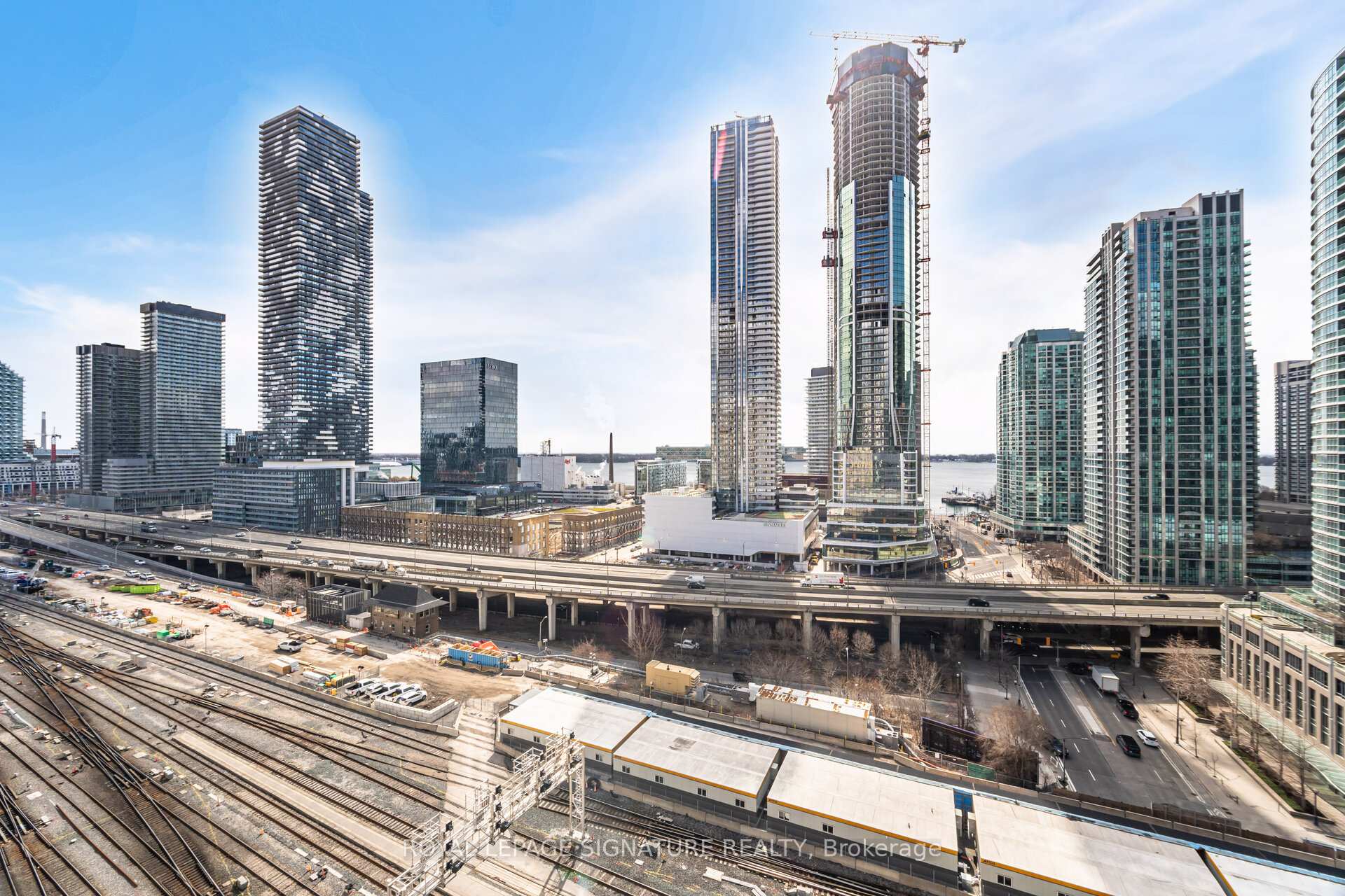 2 Bedrooms Condo at 1 The Esplanade, Toronto For sale
