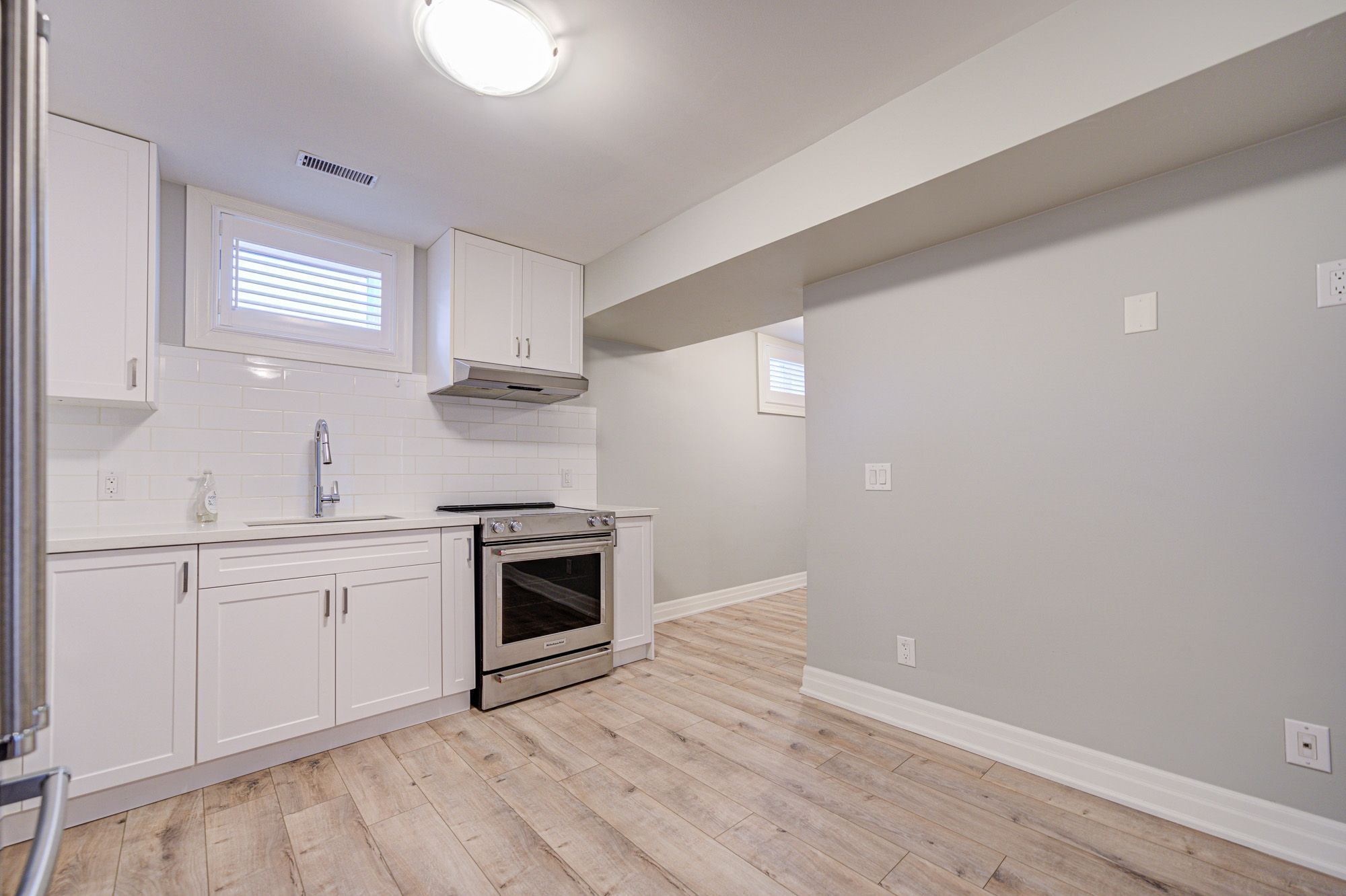125 Dell Park Avenue Bsmt