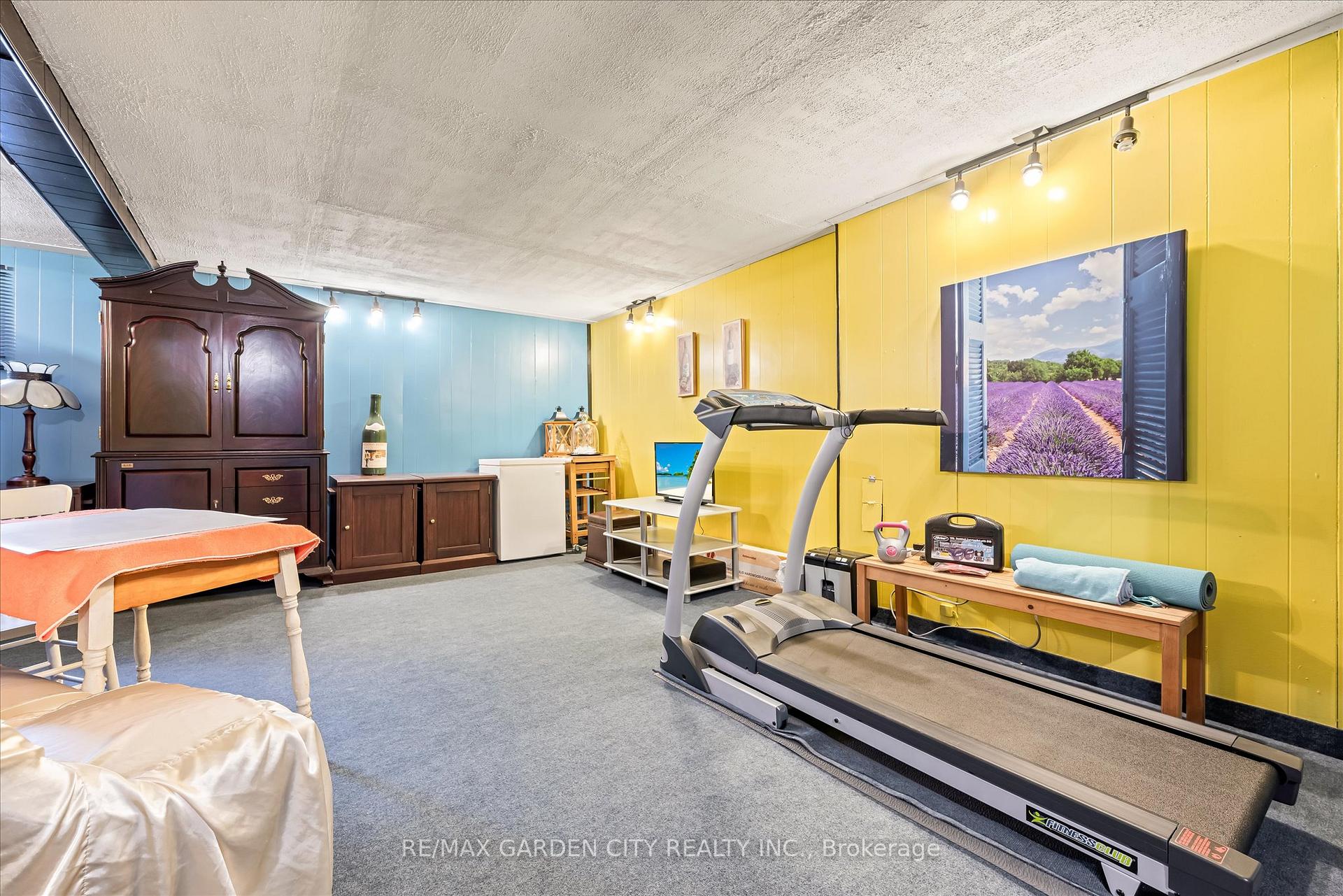 3 Bedrooms Condo at 5005 Pinedale, Burlington For sale