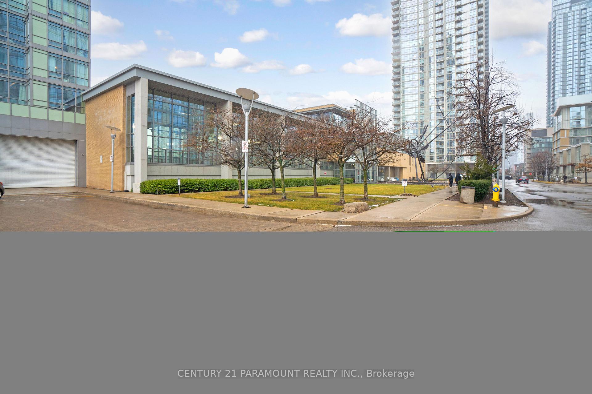 1 Bedroom Condo at 5 Mariner,  Toronto For sale