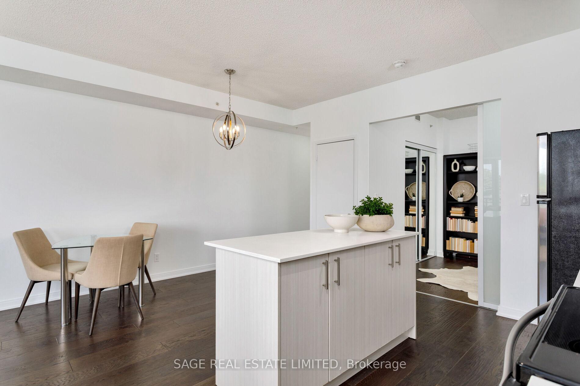 2 Bedrooms Condo at 760 The Queensway, Toronto For sale