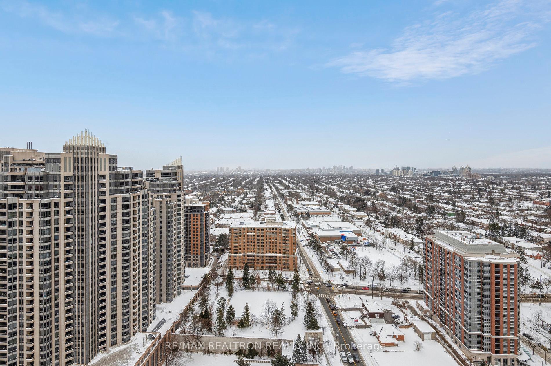 2 Bedrooms Condo at 75 Canterbury, Toronto For sale