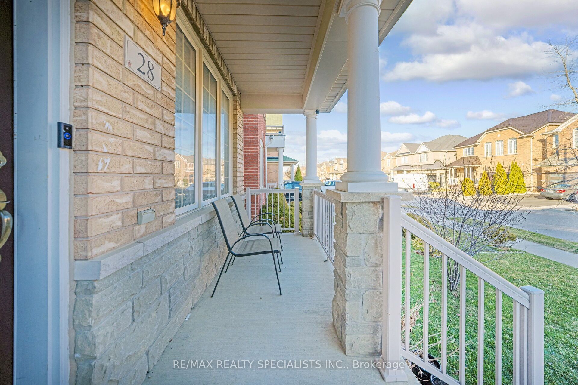 28 Openbay Gardens, Brampton, ON L6R 0V4