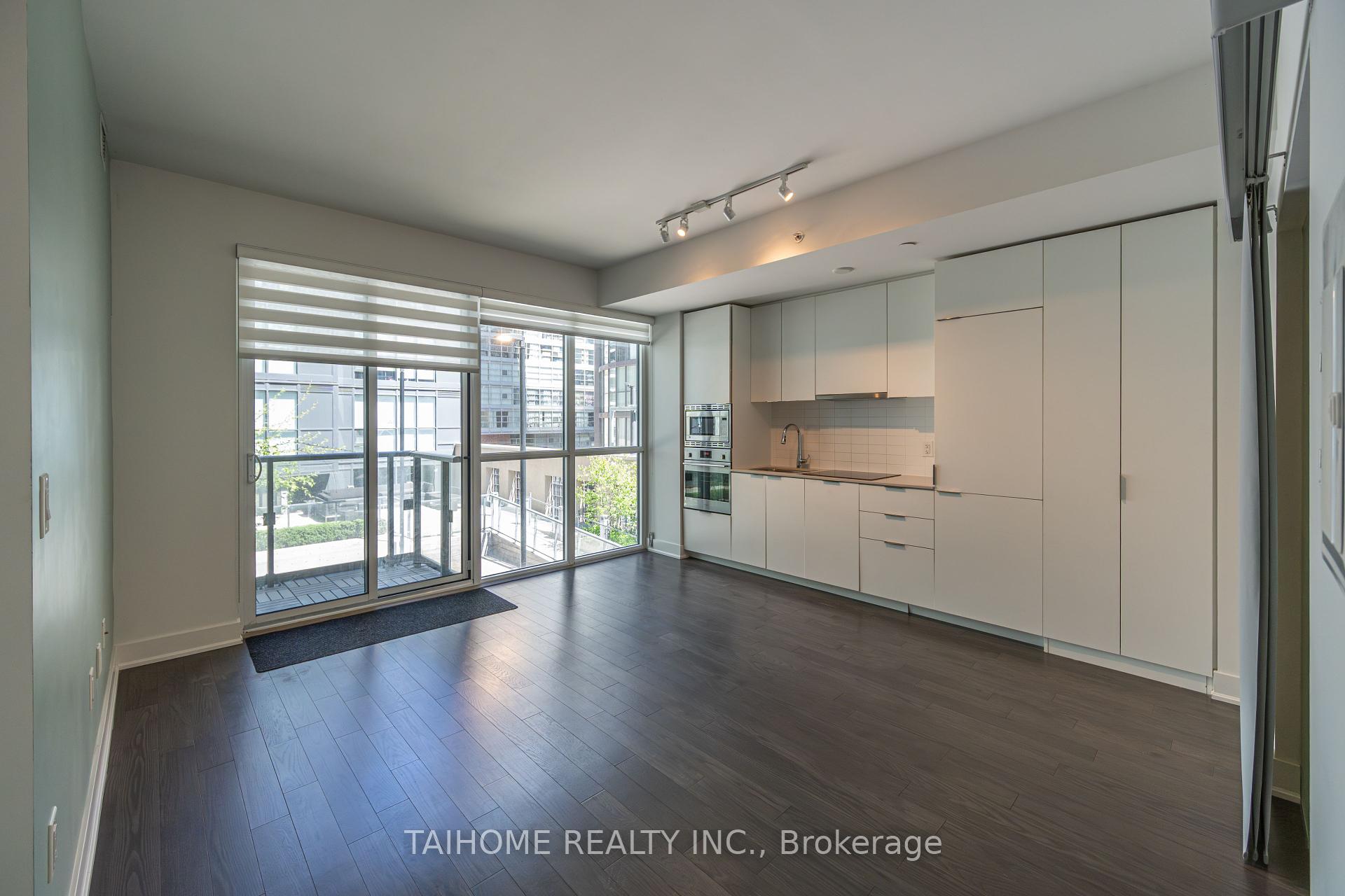 2 Bedrooms Condo at 955 Bay, Toronto For sale