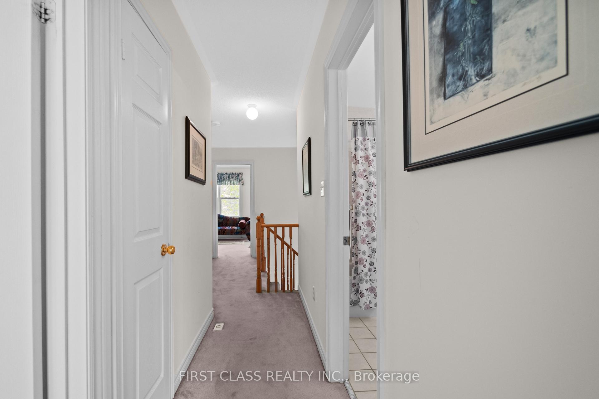 4 Bedrooms Condo at 10A Leaside Park, Toronto For sale