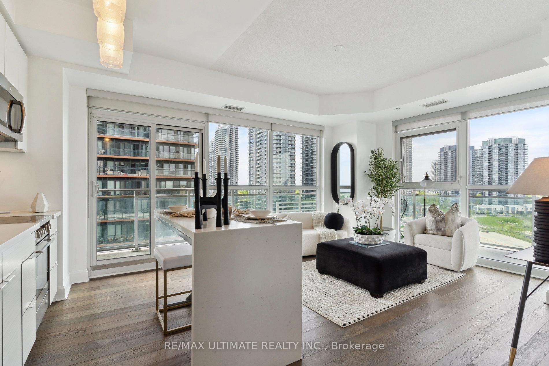 2 Bedrooms Condo at 33 Shore Breeze, Toronto For sale