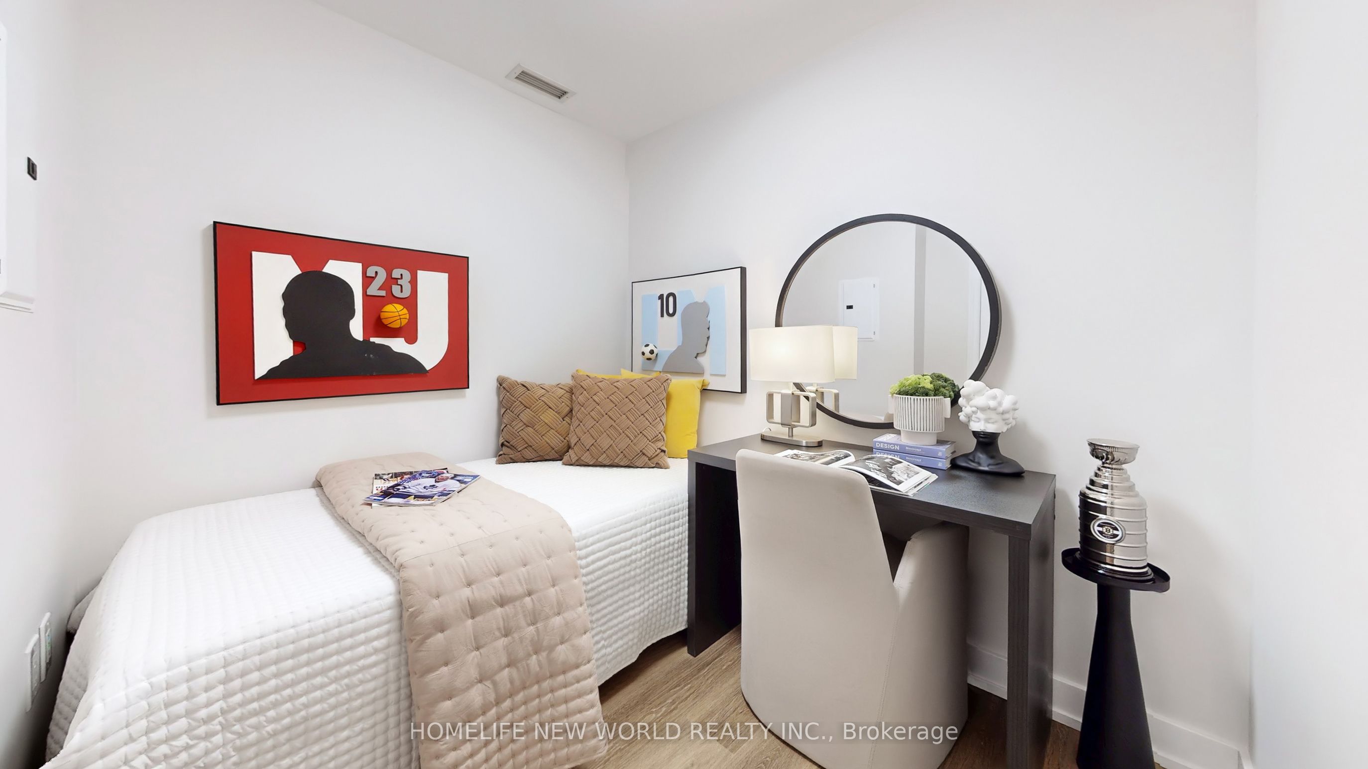 25 Telegram Mews, #5106