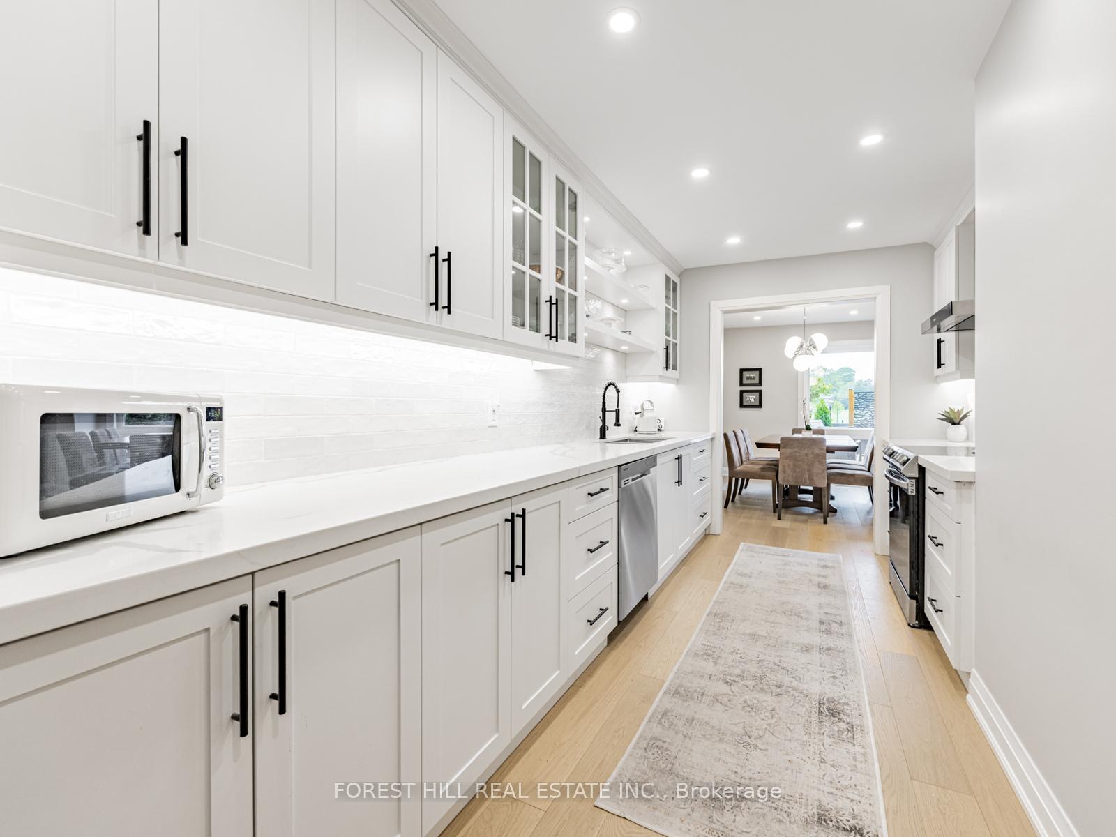 4 Bedrooms Condo at 51 Broadfield, Toronto For sale