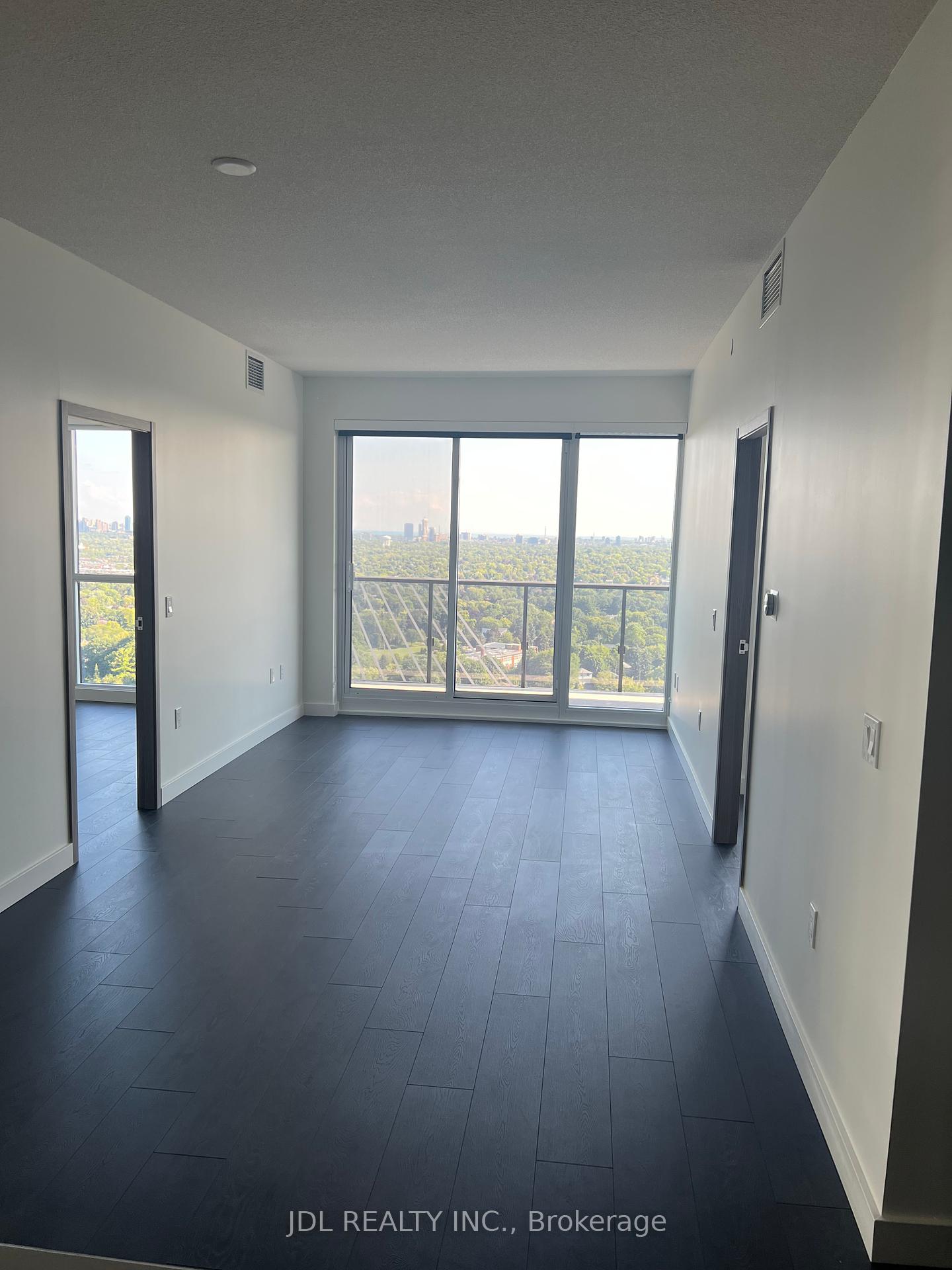 3 Bedrooms Condo at 95 Mcmahon,  Toronto For sale