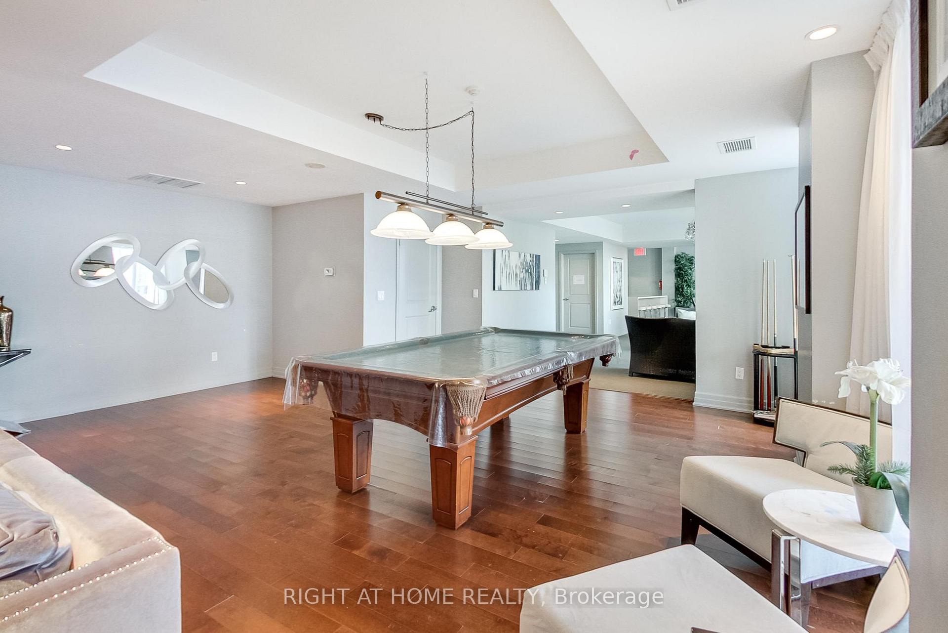 2 Bedrooms Condo at 628 Fleet, Toronto For sale