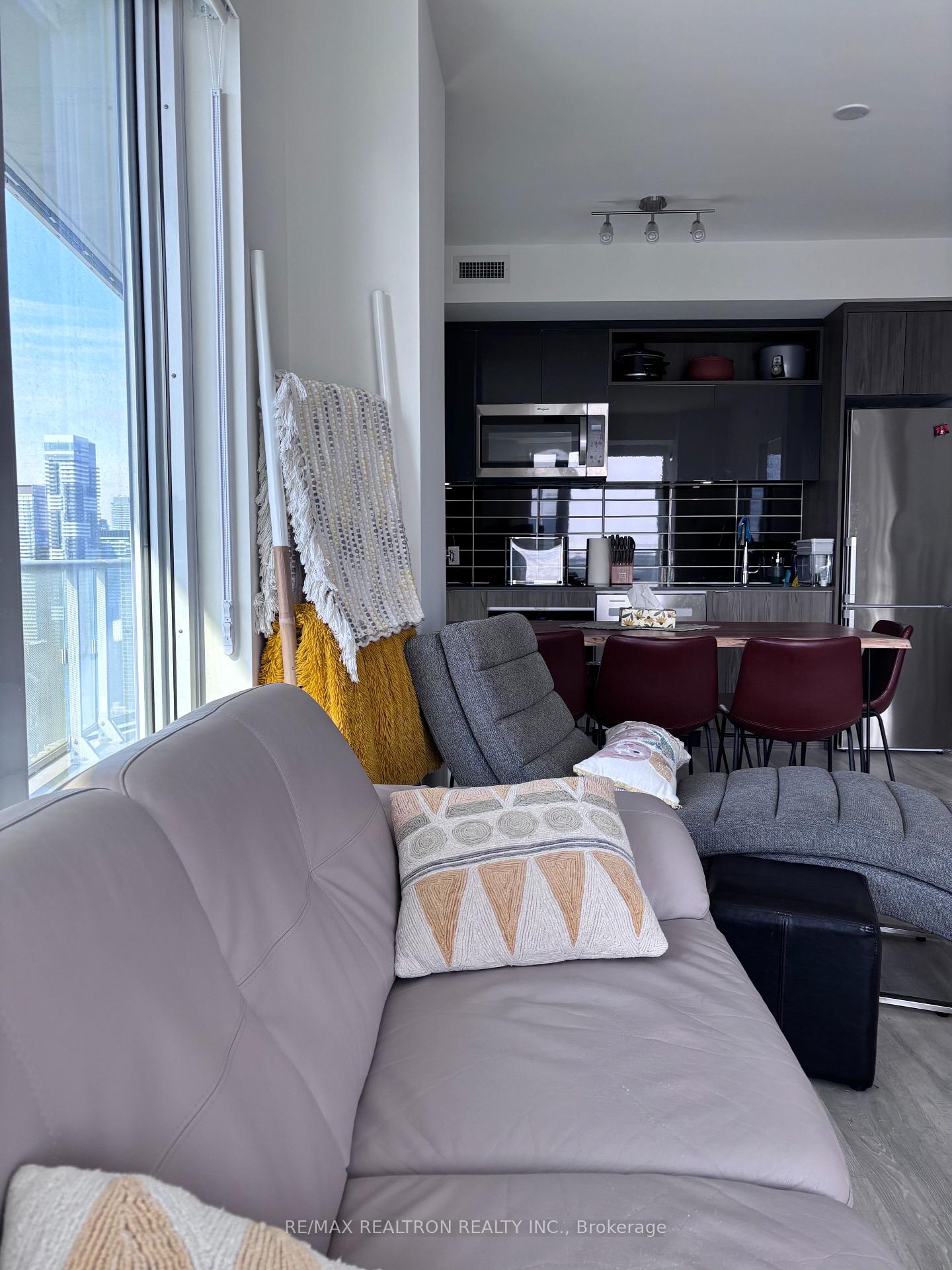 3 Bedrooms Condo at 100 Dalhousie, Toronto For sale