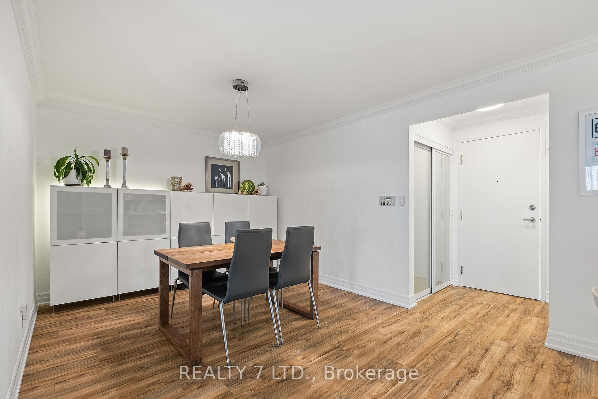 2 Bedrooms Condo at 850 Steeles, Vaughan For sale