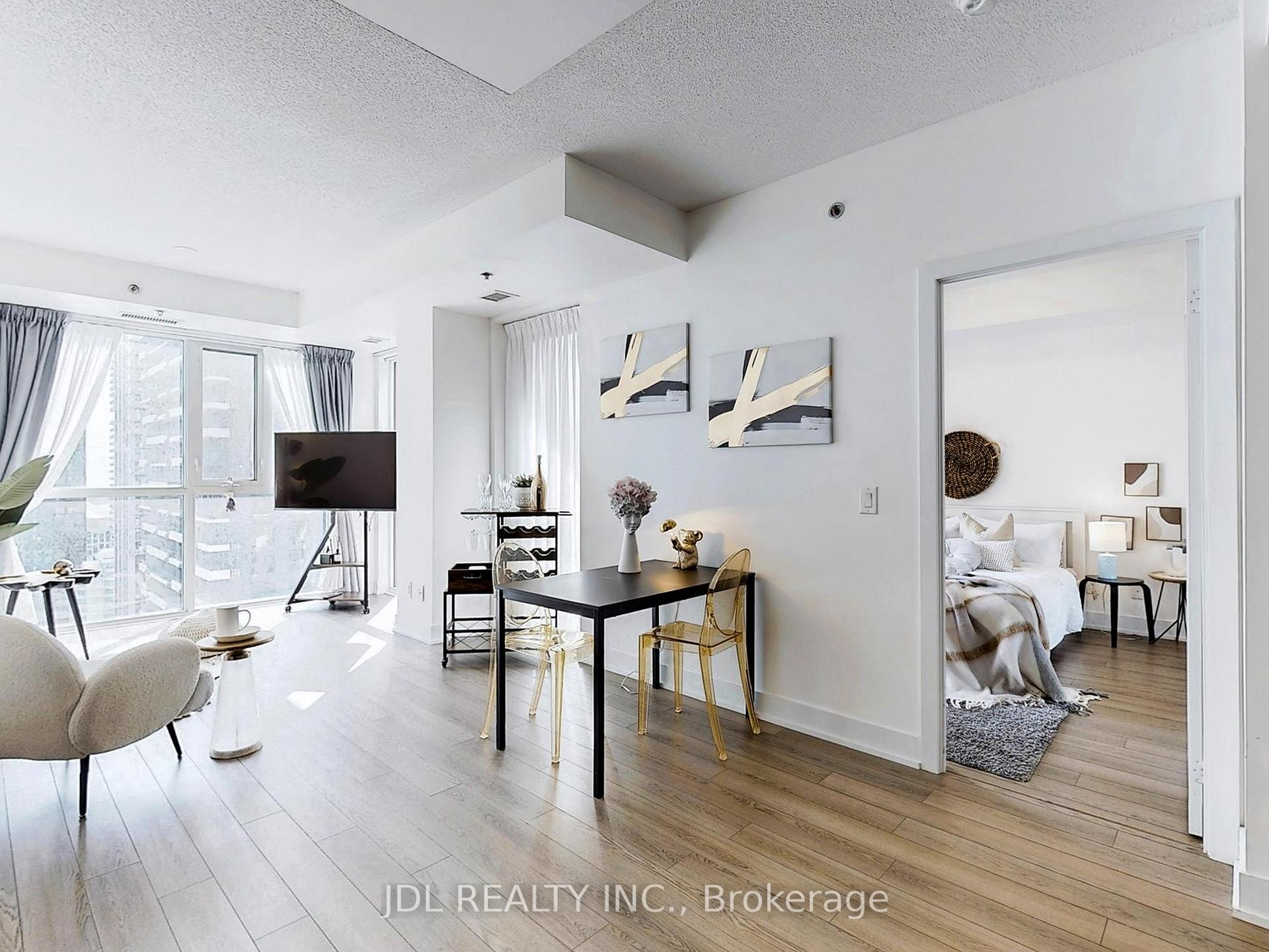 2 Bedrooms Condo at 318 Richmond, Toronto For sale