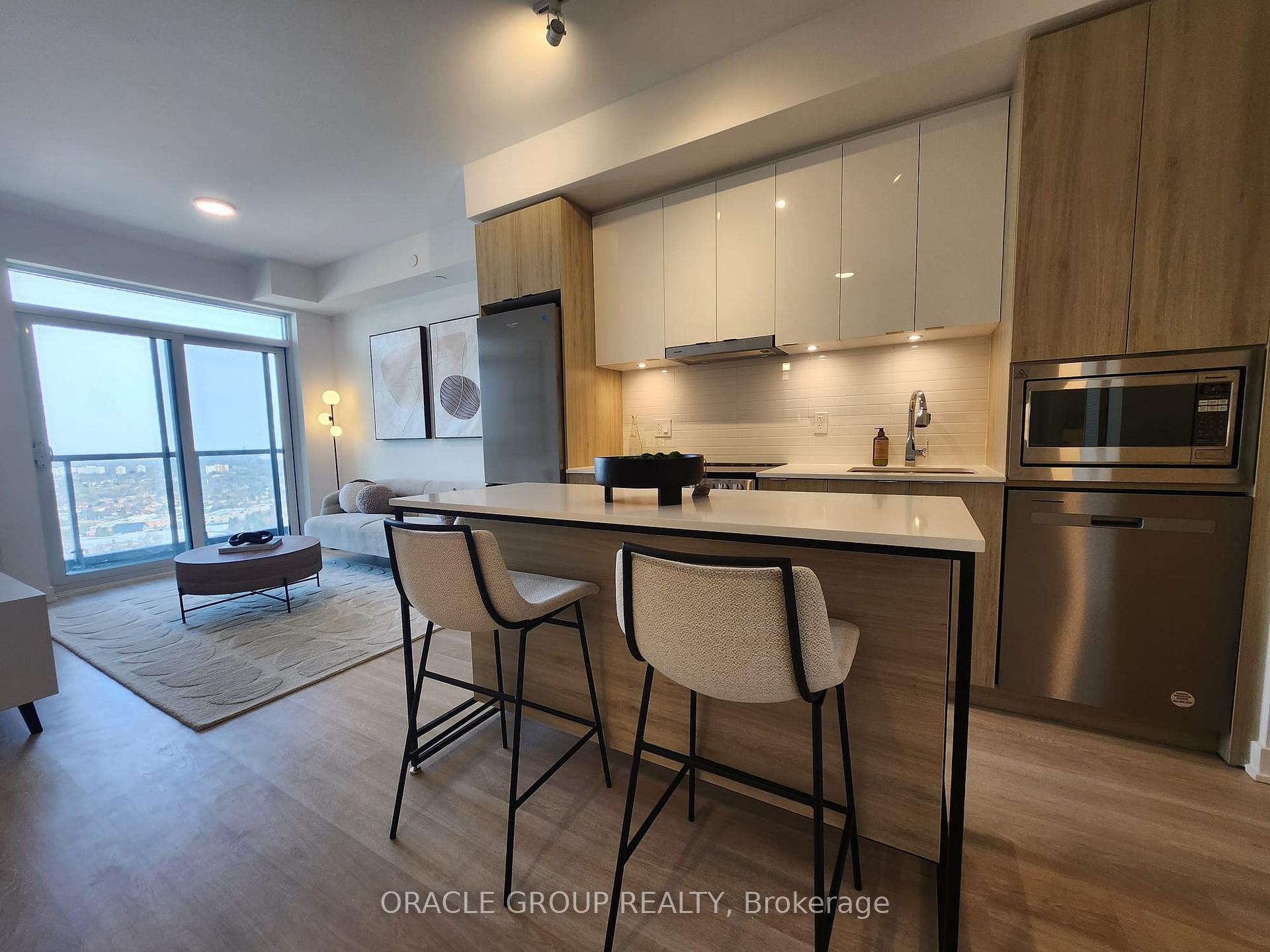2 Bedrooms Condo at 50 Upper Mall, Vaughan For sale